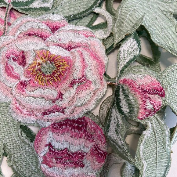 Floral Embroidered Table cloth Topper With Pink Roses & Green Leaves cutwork - Picture 3 of 8